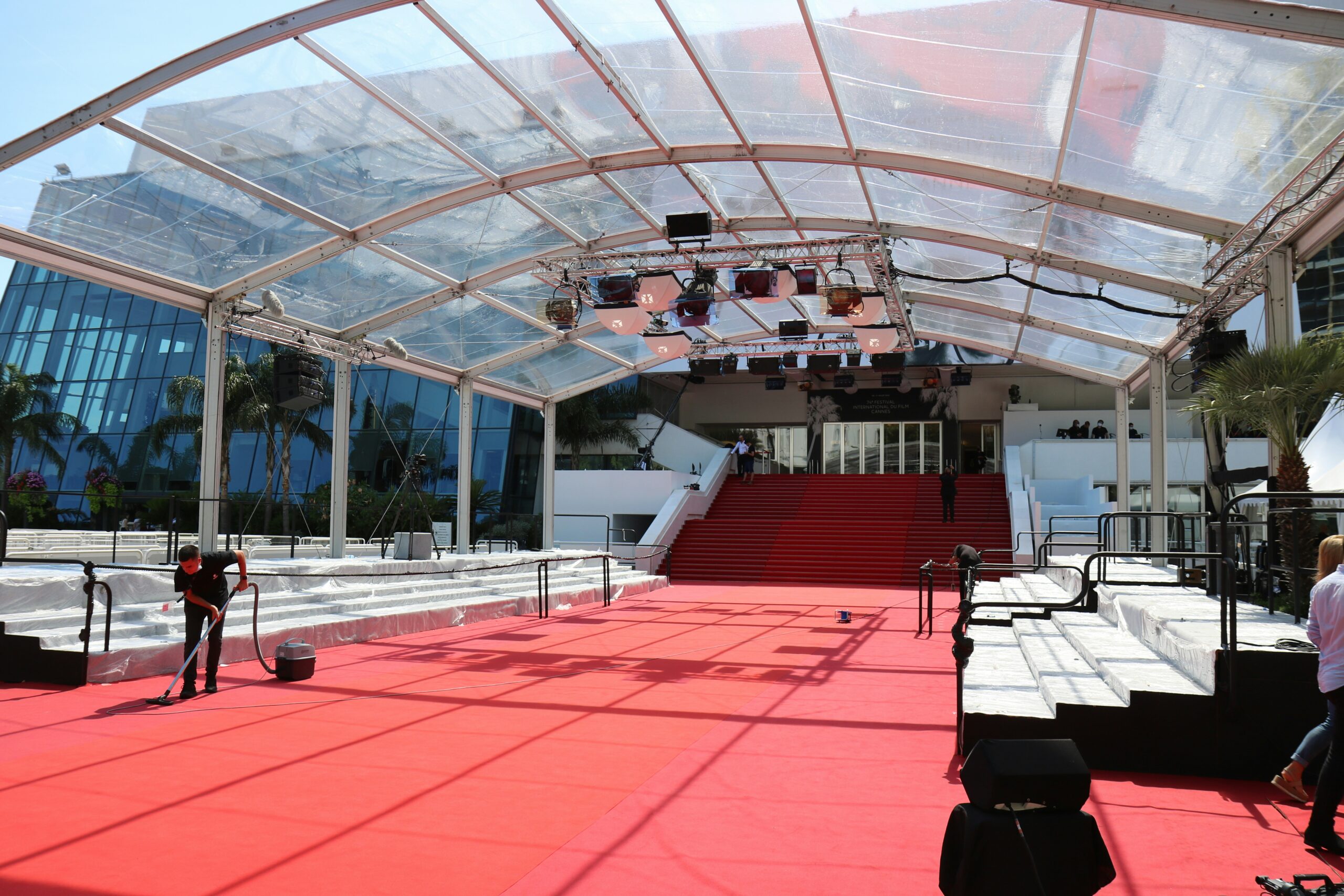 Salle de cinéma à Cannes pendant une projection du festival de science-fiction Les Mycéliades 2026